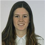 Soy Maria, veterinaria y me apasionan las ciencias y la enseñanza, por eso ofrezco clases de biología y ciencias naturales.