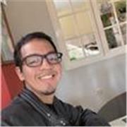 Profesor de matemática pre - universitaria que ofrece dar clases a alumnos de primaria, secundaria o que ya han culminado sus estudios secundarios y se están preparando para ingresar a alguna universidad