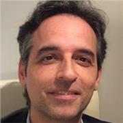 Docente con esperienza quasi trentennale impartisce ripetizioni a studenti