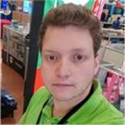 Maestro de inglés con experiencia en clases en línea para niños y adultos