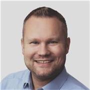 Martin, Doktor der Naturwissenschaften, seit 14 Jahren im Beruf als Manager und habe Lust anderen zu helfen. 