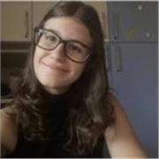 Studentessa universitaria offre ripetizioni personalizzate e supporto allo studio