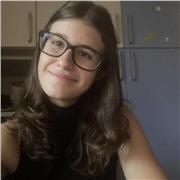 Studentessa universitaria offre ripetizioni personalizzate e supporto allo studio