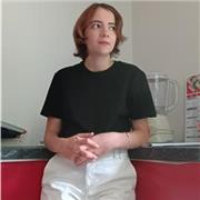 Étudiante en licence de mathématiques. Propose des cours pour aider les personnes en difficulté.