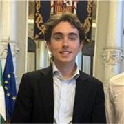 Spanish Tutor and current university student with experience living and working in Spain.