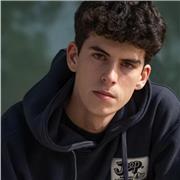 Estudiante de ingeniería informática da clases de matemáticas, física y química desde primaria hasta segundo de bachillerato.