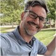 Madrelingua americano offre English conversation per adulti professionisti e studenti