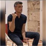 Profesor de español para extranjeros apto para todas las edades.