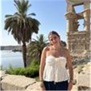 Hola! Soy Claudia, estudiante de tercer curso de ingeniería biomédica, y llevo dando clases de bachillerato (5 años). Saque un 13,78 en la EBAU y estoy buscando alumnos a los que dar clase