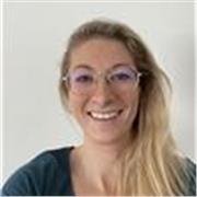Titulaire d’un bac + 3 en ressources humaines. Maitrise énormément de matières et de sujets 