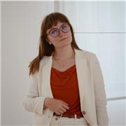 Laureata in grafica pubblicitaria offre lezione di fotografia e post-produzione