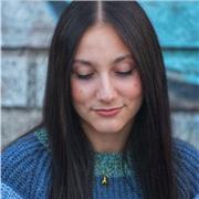 Posso essere il tuo aiuto compiti, sempre disponibile e attenta!