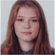 Studentessa diplomata al liceo linguistico, con esperienza di studio all'estero