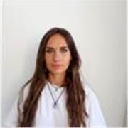 Maestra, psicopedagoga y especialista en Programación Neurolingüística Transpersonal, con formación en inteligencia emocional, coa