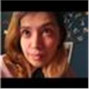 Profesora de gastronomía imparte clases a alumnos de 15 años en adelante