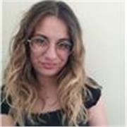 Abilitata nella classe di concorso A012 (Discipline Letterarie nelle secondarie di I e II grado). Laureata in Filologia Moderna