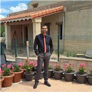 Soy un biotecnologo con el máster de profesorado, con capacidad para asignaturas de ciencias y también lenguas como castellano y valenciano nivel nativos y inglés nivel intermedio-alto.