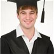 Docente formado en filología hispánica por la universidad de Barcelona y capacitado para enseñar a cualquier edad.
