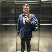 Profesor de marketing para cualquier edad y emprendedores