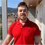 Periodista enseña Lengua Castellana, literatura y redacción a niños y jóvenes