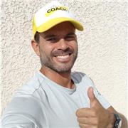 L'annonce recherche un coach sportif. Je peux aussi enseigner la photographie ayant un cap photographie