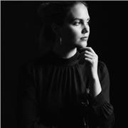 Profesora de gramática musical, violín y viola
