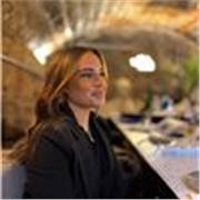 Profesora titulada en Educación Primaria con 4 años de experiencia en clases particulares y apoyo. 