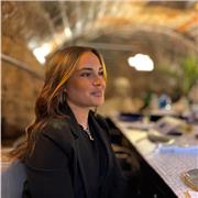 Profesora titulada en Educación Primaria con 4 años de experiencia en clases particulares y apoyo.