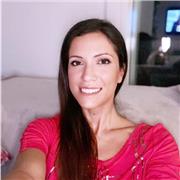 Docente di diritto impartisce lezioni per alunni delle superiori