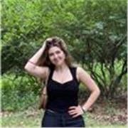 Mi nombre es Irene, me fui a estudiar fuera el año pasado a EEUU por lo que puedo ser útil para dar clases de inglés. Igualmente, podría dar clases de repaso a primaria