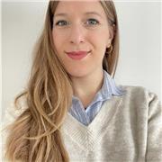 Muttersprachliche Italienischlehrerin, die Kindern ab 10 Jahren Unterricht gibt