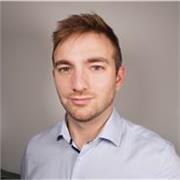 Professeur d'informatique passionné propose des cours particuliers pratiques pour tous niveaux, à domicile sur Amiens ou en ligne.