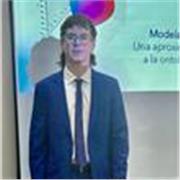 Profesor licenciado en filosofía en la PUC. Con dos años de experiencia enseñando en la universidad y congresos. 