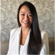 I am a certified and experienced English and Chinese teacher.
I offer online classes for all levels, from beginners to advanced