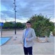 Copywriter experto, trabajo con varios influencers y empresas de marketing llevando sus campañas y textos para redes sociales.