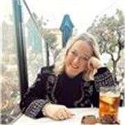 Soy una persona muy alegre, positiva, trabajadora y observadora. He dado clases a niños de primaria y trabajado con niños con TEA
