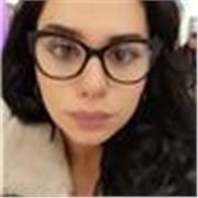 Studentessa universitaria offre aiuto compiti e ripetizioni per bambini della scuola primaria