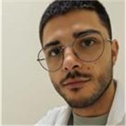 Psicologo offre supporto allo studio e aiuto compiti per studenti di scuola primaria e medie