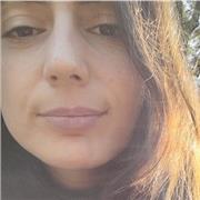 Neolaureata in Scienze Filosofiche impartisce lezioni di filosofia, storia, geografia, pedagogia, psicologia e sociologia