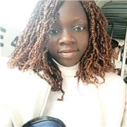 Professeur particulier qui donne des cours de soutien scolaire aux candidats au brevet