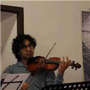 Diploma in Violino, studente di pianoforte e composizione