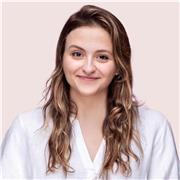 English tutor who teaches children of all ages