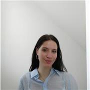 Studentessa con diploma in lingue e laurea in economia e marketing offre lezioni di lingua spagnola