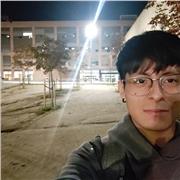 Soy estudiante de informática informática y también he realizado un curso de Grado Superior en desarrollo de aplicaciones web.