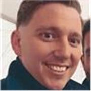 Profesor joven con experiencia y ganas de compartir aprendizajes