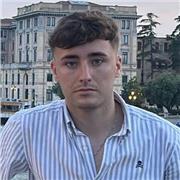 Hola, soy estudiante de ingeniería eléctrica en la universidad politécnica de Madrid. Imparto clases de matemáticas y física