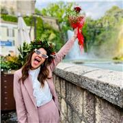 Dottoressa in giurisprudenza impartisce ripetizioni di diritto per studenti delle scuole superiori.