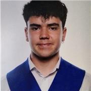 Chico joven con gran capacidad comunicativa y gusto por la enseñanza con interés en clases a niños pequeños o alumnos de hasta 1 de bachillerato.