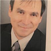 Ich bin auf Wirtschafts- und Fachenglisch sowie allgemeines Spanisch spezialisiert.