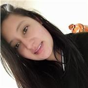 profesor de matematicas y quimica imparte clases para estudiantes de primaria y secundaria